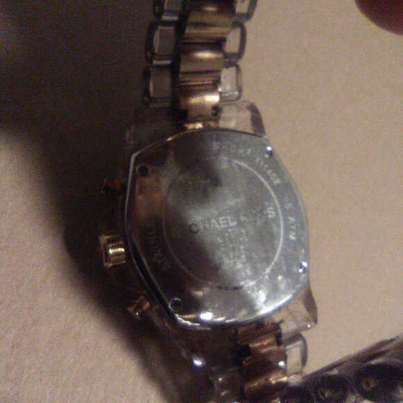 Female Michael kors watch - Picture 3 of 3